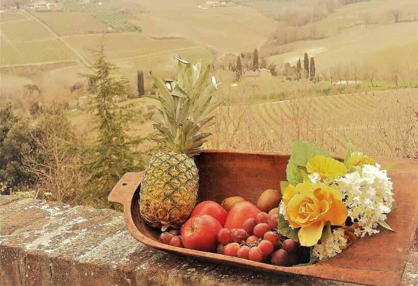 شقة غرفتين نوم مزودة بتراس, Agriturismo Raggio Di Sole