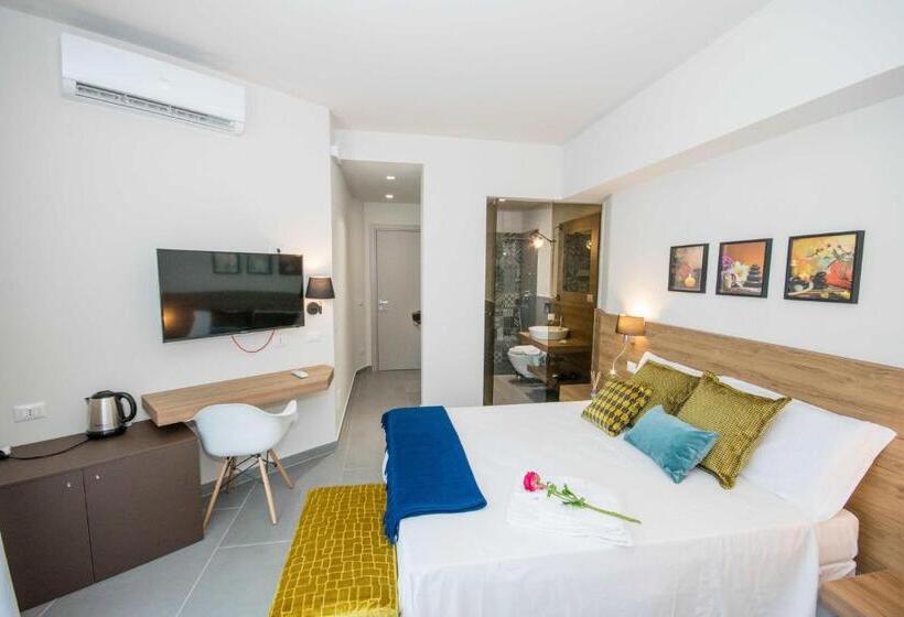 デラックストリプルルーム, Il Muro Vecchio Studios