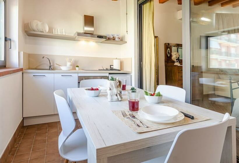 סטודיו משפחתי, Nonna Germina