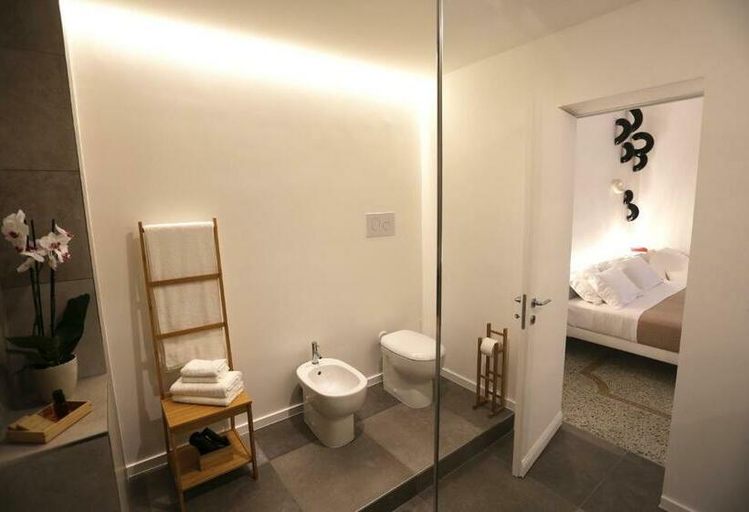 اتاق لوکس, Re Ruggero Rooms