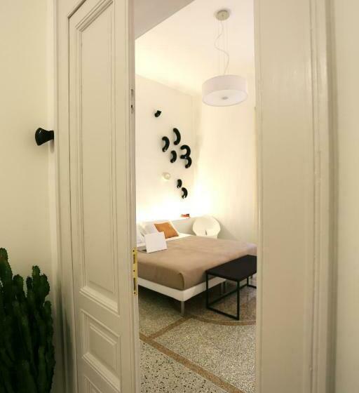 اتاق لوکس, Re Ruggero Rooms