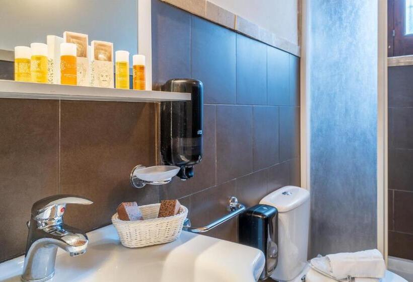 اتاق استاندارد چهار تخته, Kypeiros Country Relais