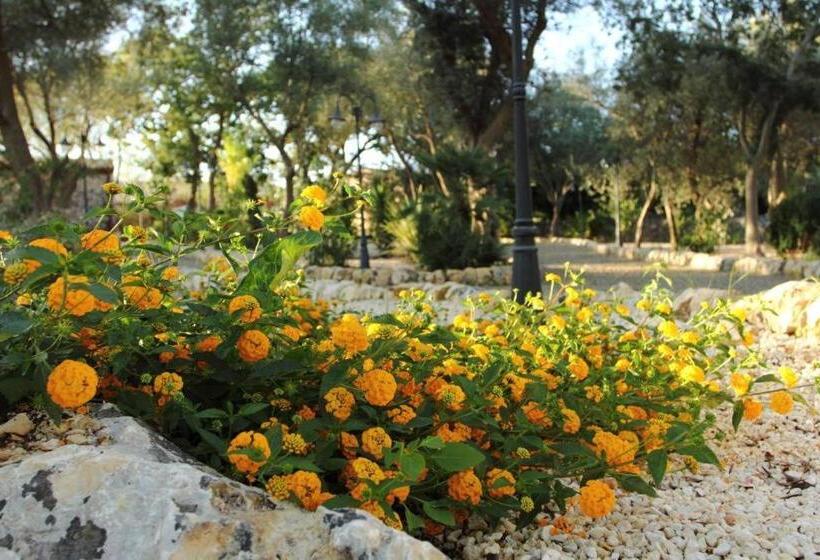 اتاق خانوادگی, Kypeiros Country Relais