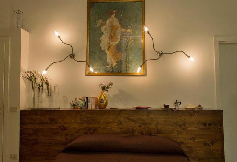 اتاق خانوادگی, Diletto A Napoli