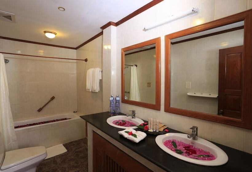 سوئیت با چشمانداز رودخانه, Kma Bagan Hotel River View