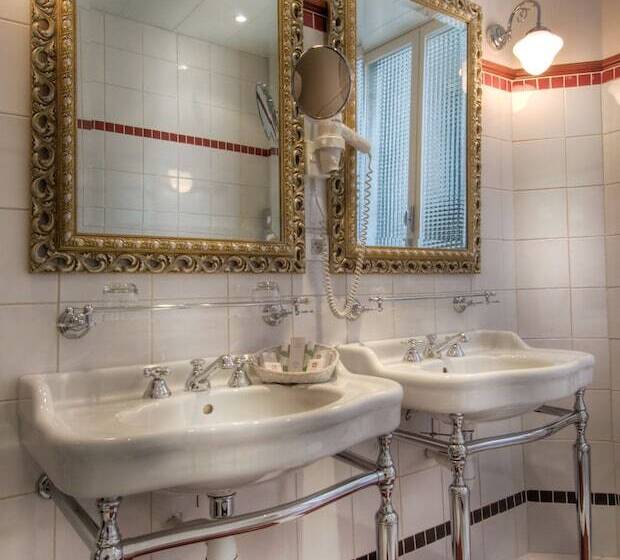 اتاق خانوادگی, Best Western Premier Trocadero La Tour