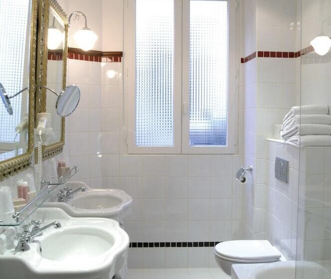 اتاق خانوادگی, Best Western Premier Trocadero La Tour