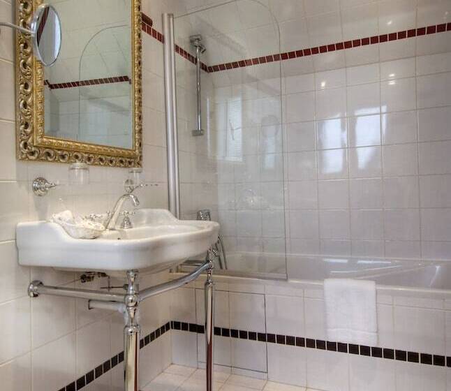 اتاق سوپریور سه تخته, Best Western Premier Trocadero La Tour