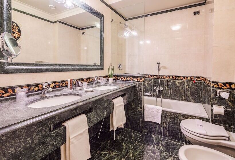 اتاق سوپریور, Grand Visconti Palace