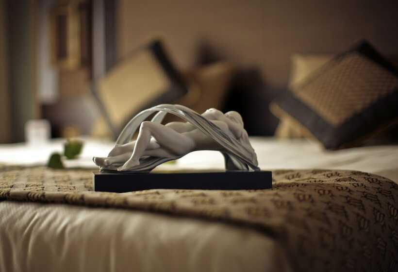 سوئیت پرزیدنت, Grand Visconti Palace