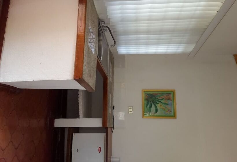 스탠다드 방갈로, Karahe Beach