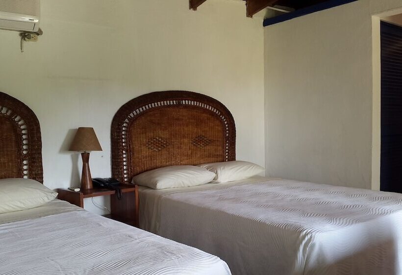 스탠다드 방갈로, Karahe Beach