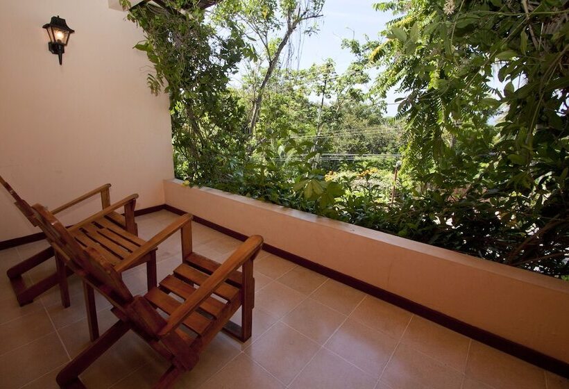 스탠다드 룸 더블 침대 2개, Karahe Beach