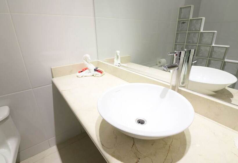 스탠다드 룸 더블 침대 2개, Karahe Beach