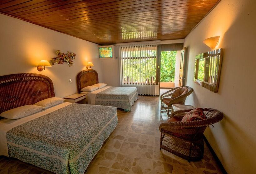 스탠다드 룸 더블 침대 2개, Karahe Beach