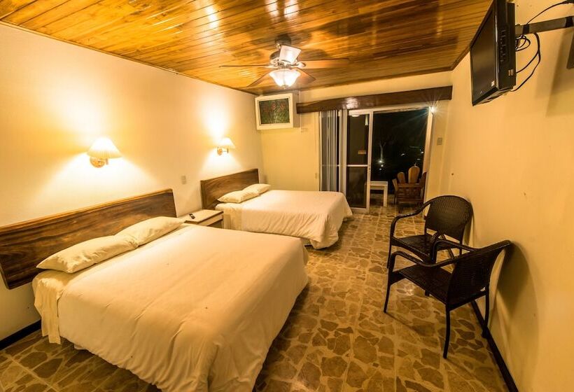 스탠다드 룸 더블 침대 2개, Karahe Beach