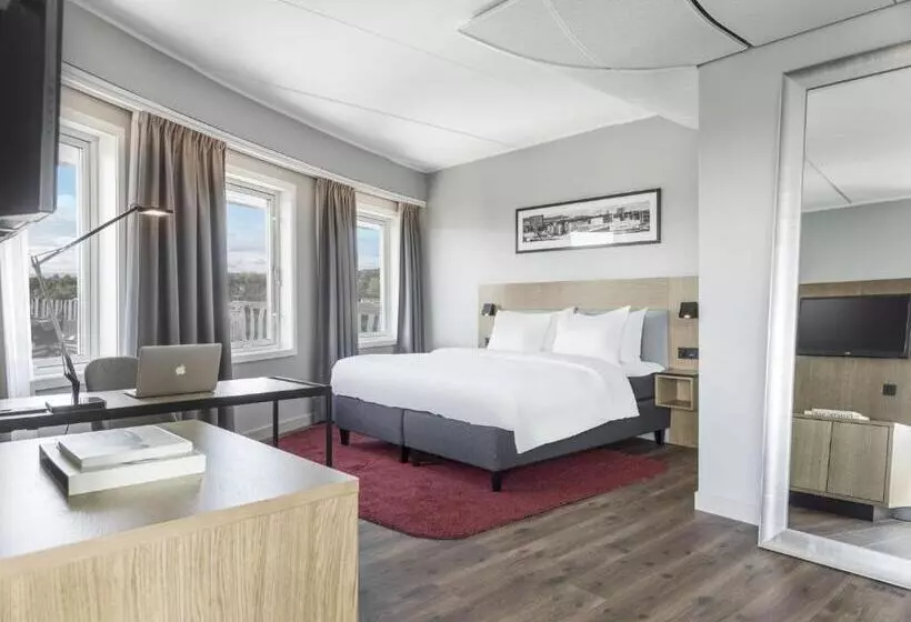 Junior suite with river view, Radisson Blu Hotel Nydalen, Oslo