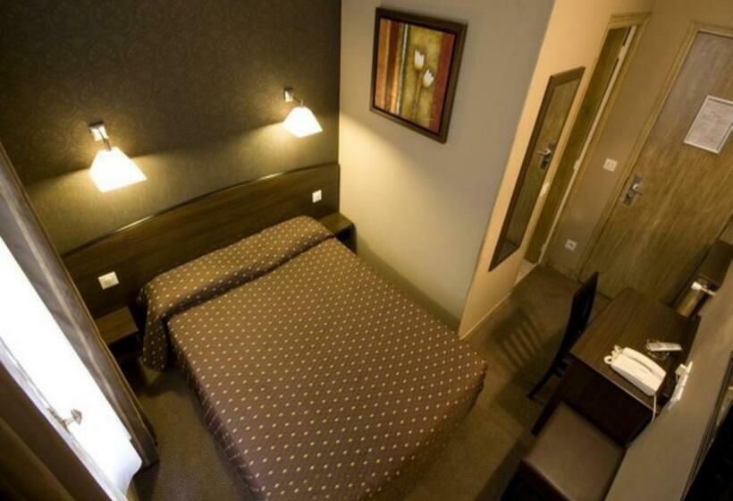 Chambre Standard Individuelle, Victor Masse