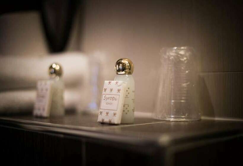 Chambre Standard Individuelle, Victor Masse