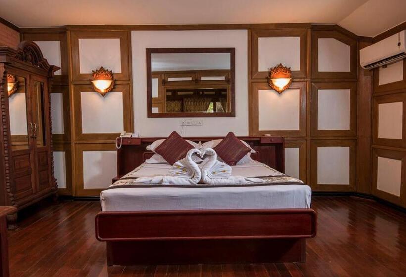 سوئیت با چشمانداز رودخانه, Kma Bagan Hotel River View