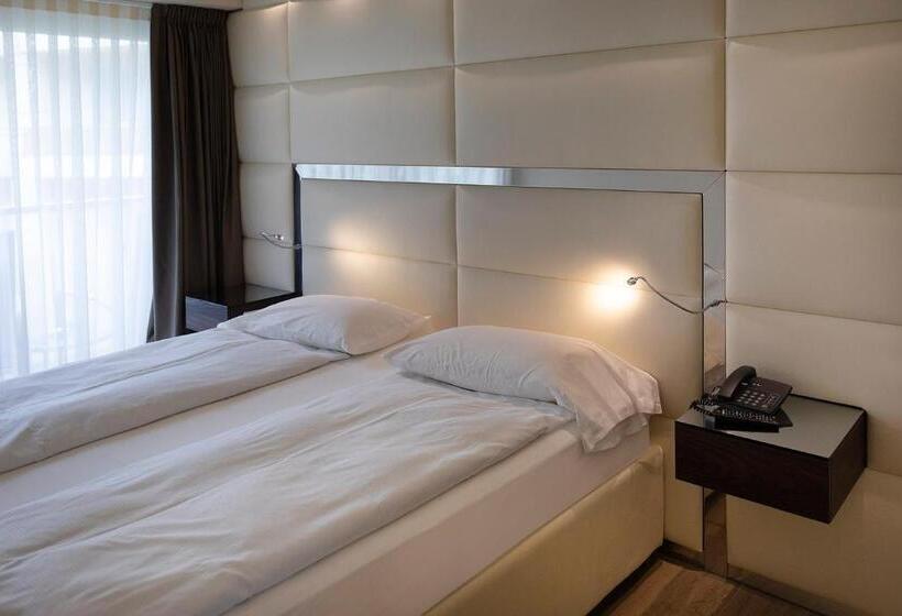 1间卧室的房子, Ideal