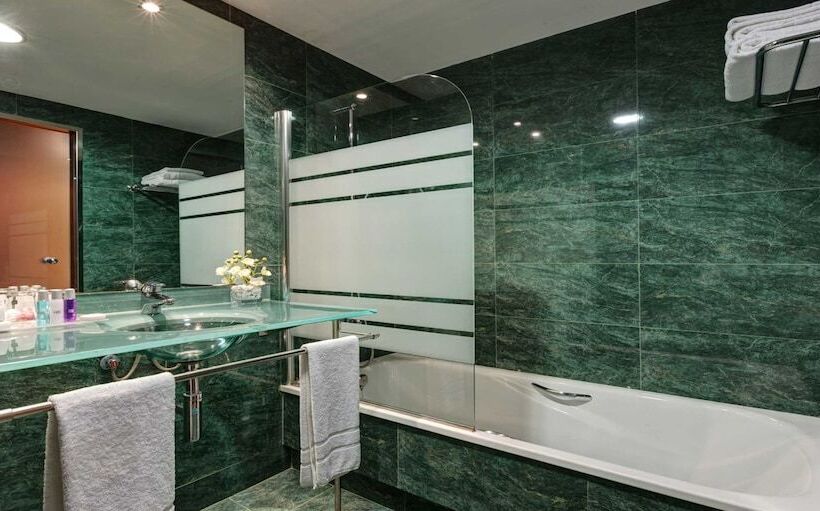 اتاق استاندارد, Acevi Villarroel