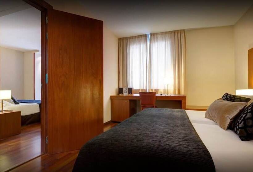 اتاق خانوادگی, Acevi Villarroel