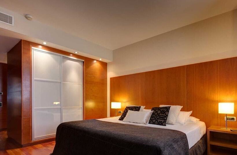 اتاق بزرگ با دسترسی به اسپا, Acevi Villarroel