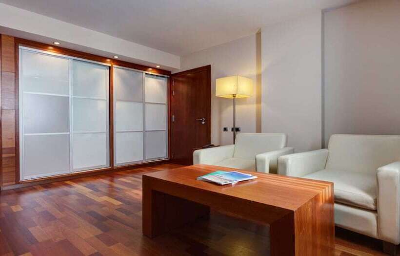 سوییت جونیور, Acevi Villarroel