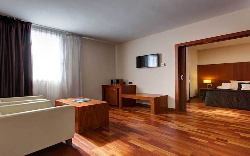 سوییت جونیور, Acevi Villarroel