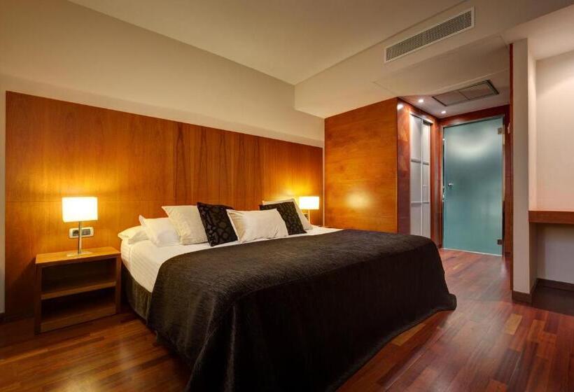 اتاق استاندارد, Acevi Villarroel