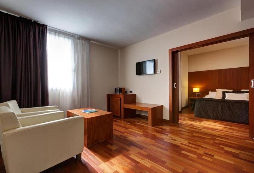 سوییت جونیور, Acevi Villarroel