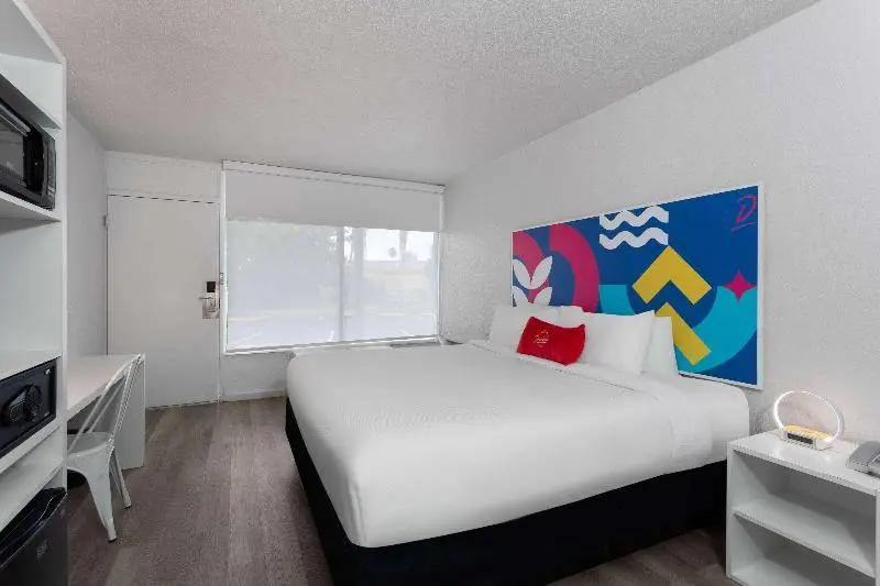 اتاق استاندارد با تخت بزرگ, Baymont by Wyndham Orlando Lake Buena Vista South