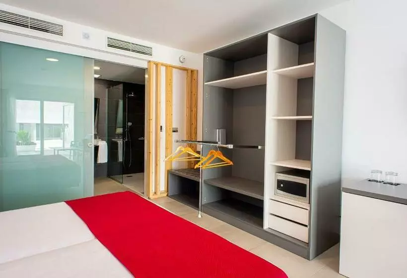 سوئیت جونیور با تراس, Hotel Taimar