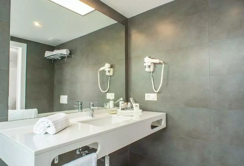 سوییت لوکس, Hotel Taimar