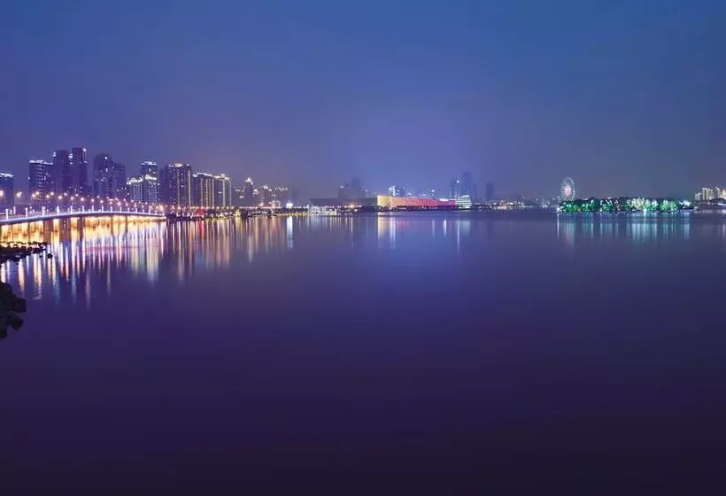 湖の見えるプレミアムルーム, Crowne Plaza Suzhou, An Ihg