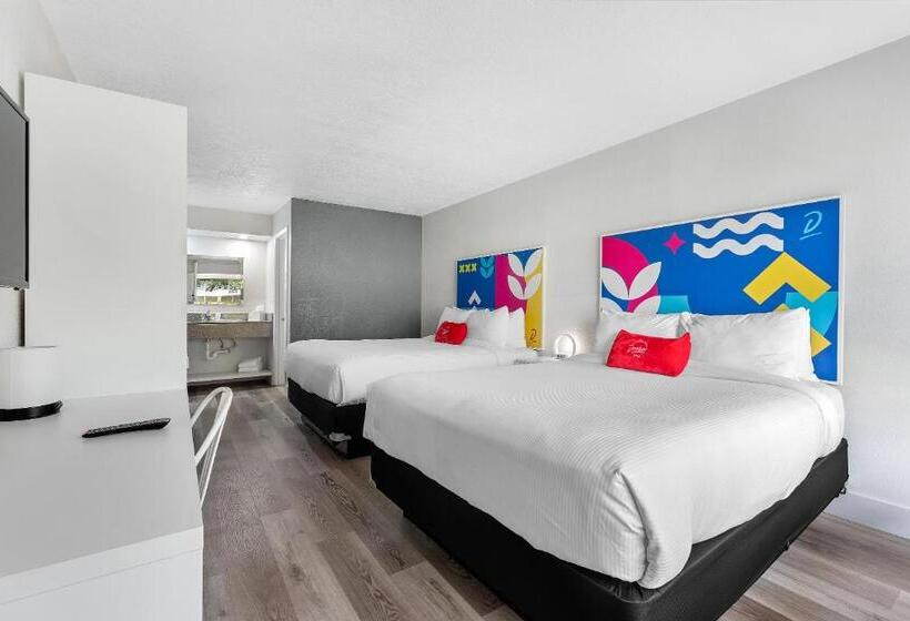 标准间带游泳池, Developer Inn Maingate, A Baymont By Wyndham