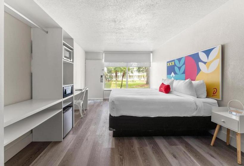 带大床的标准间, Developer Inn Maingate, A Baymont By Wyndham