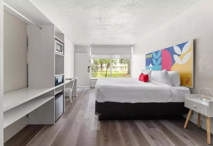 اتاق استاندارد با تخت بزرگ برای معلولان, Baymont by Wyndham Orlando Lake Buena Vista South