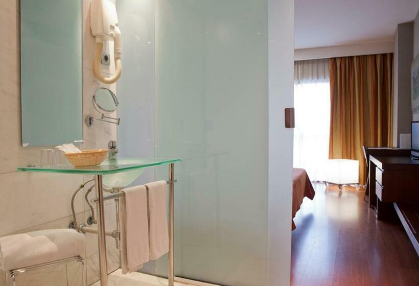 Superior Room with Terrace, Eurohotel Barcelona Granvia Fira