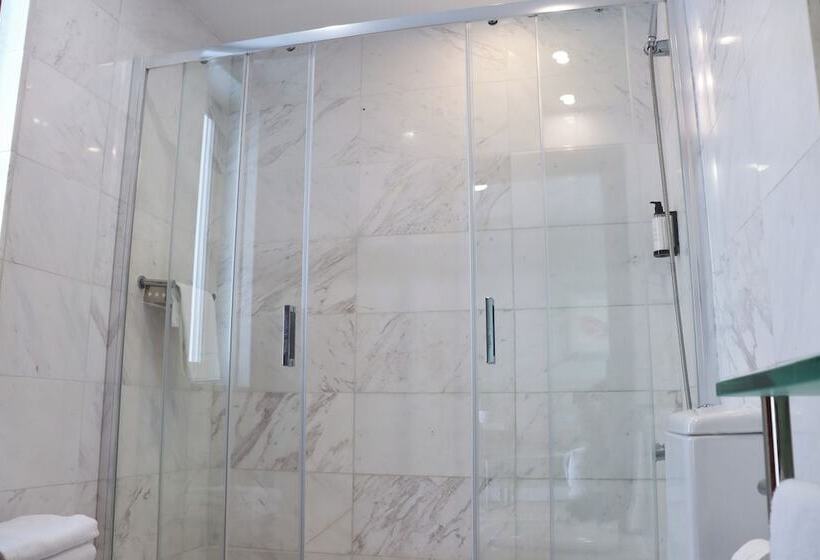 Номер Basic, Eurohotel Barcelona Granvia Fira