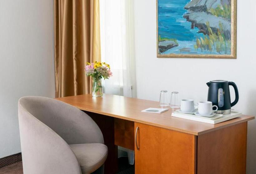 סוויטה, Art City Inn