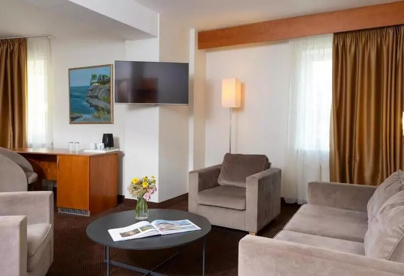 سوییت, Art City Inn