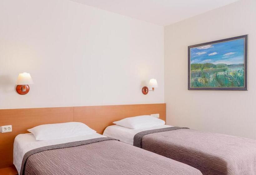 חדר ביזנס, Art City Inn