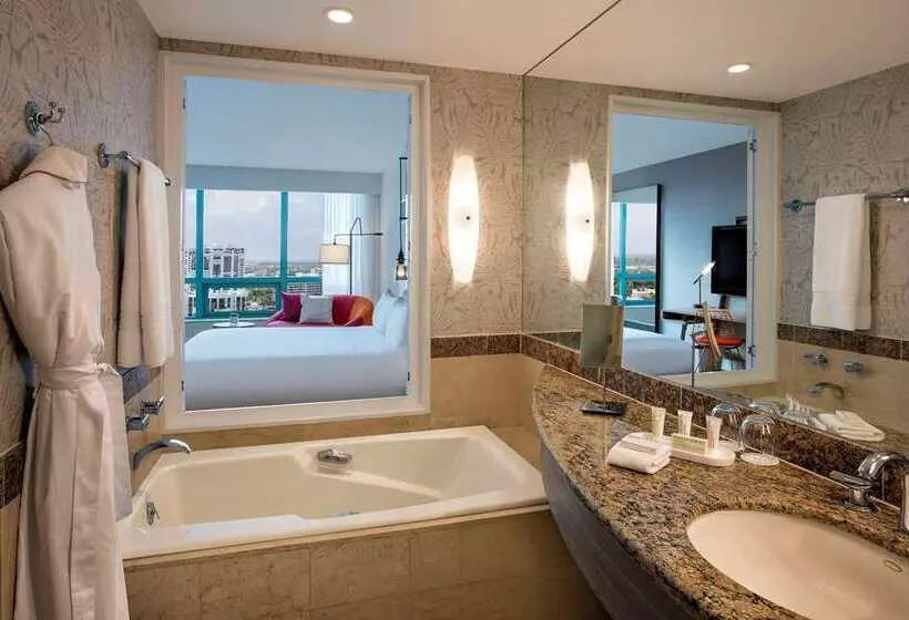 اتاق سوپریور با تخت بزرگ, Hilton Salalah Resort