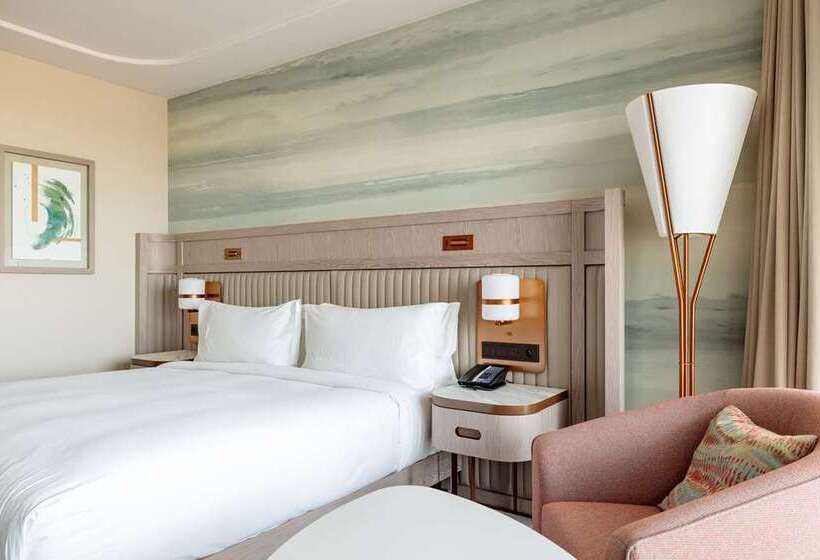 اتاق سوپریور با تخت بزرگ, Hilton Salalah Resort