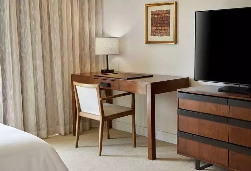 اتاق سوپریور با تخت بزرگ, Hilton Salalah Resort