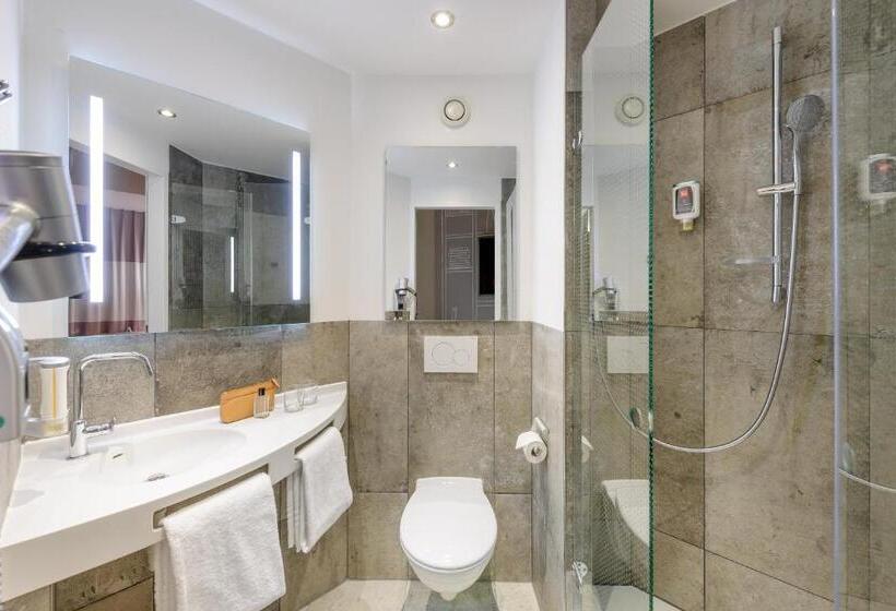Номер Стандарт, Ibis Hotel München Messe
