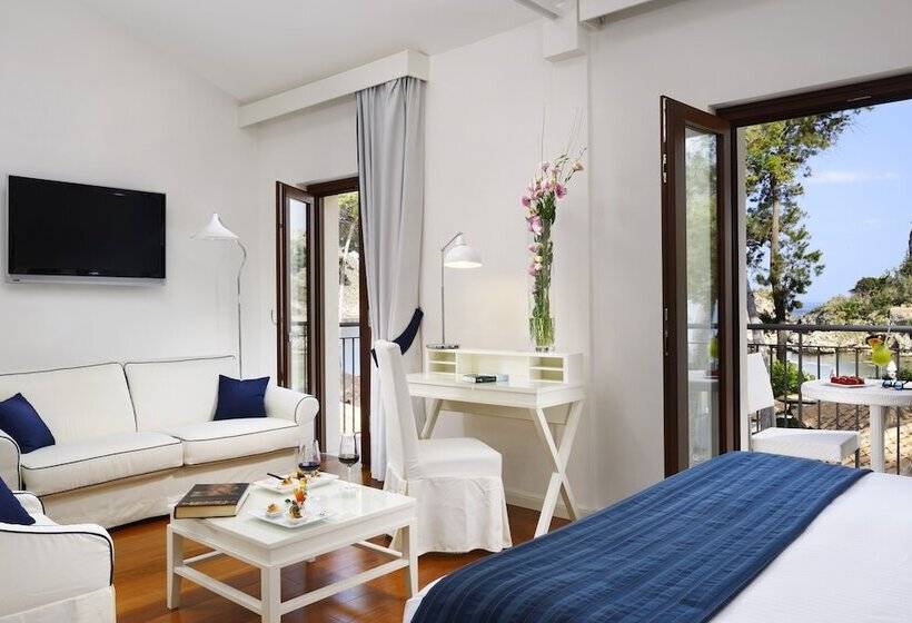 غرفة ديلوكس مطلّة علي البحر, La Plage Resort