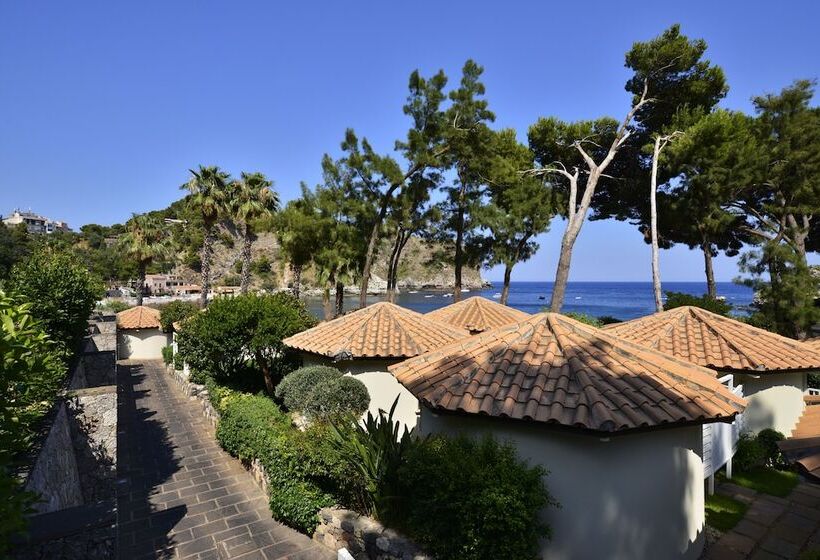Номер Superior Вид на Сад, La Plage Resort